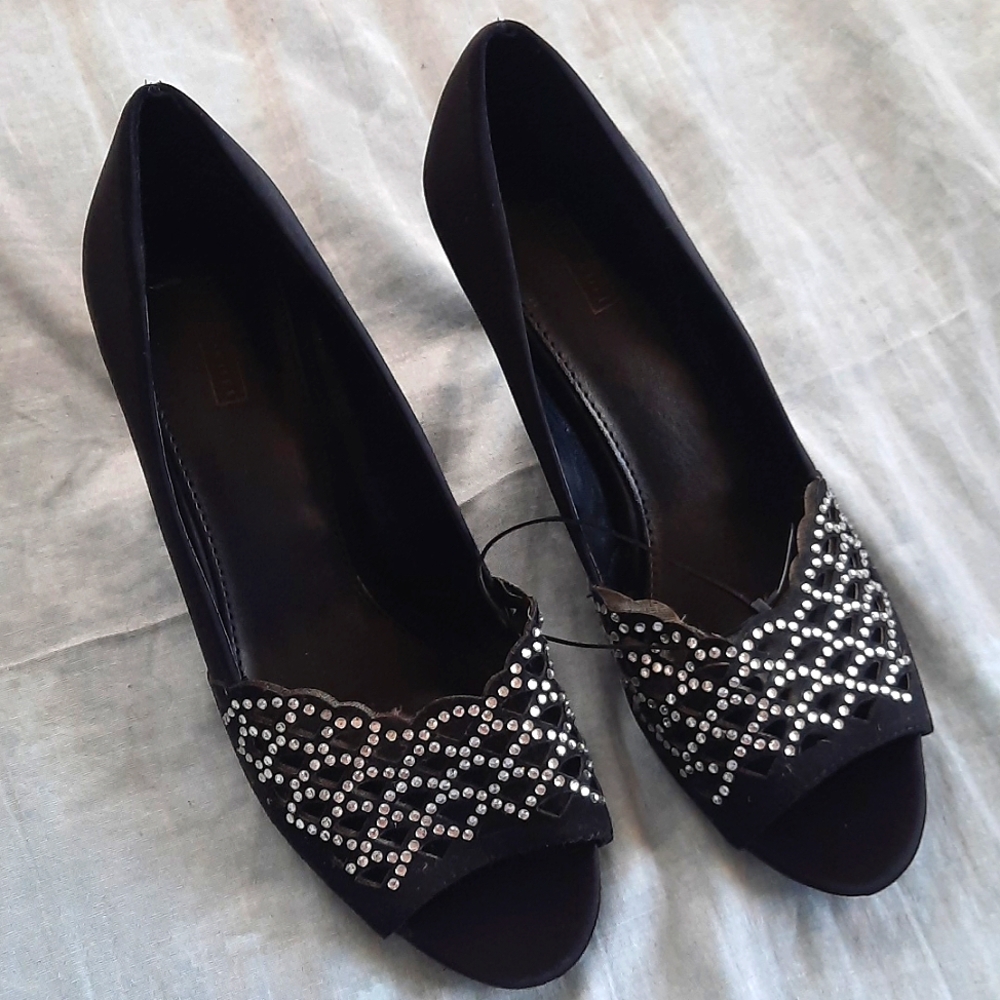 NEW Laura Scott Size 7 Black Heels Rhinestones